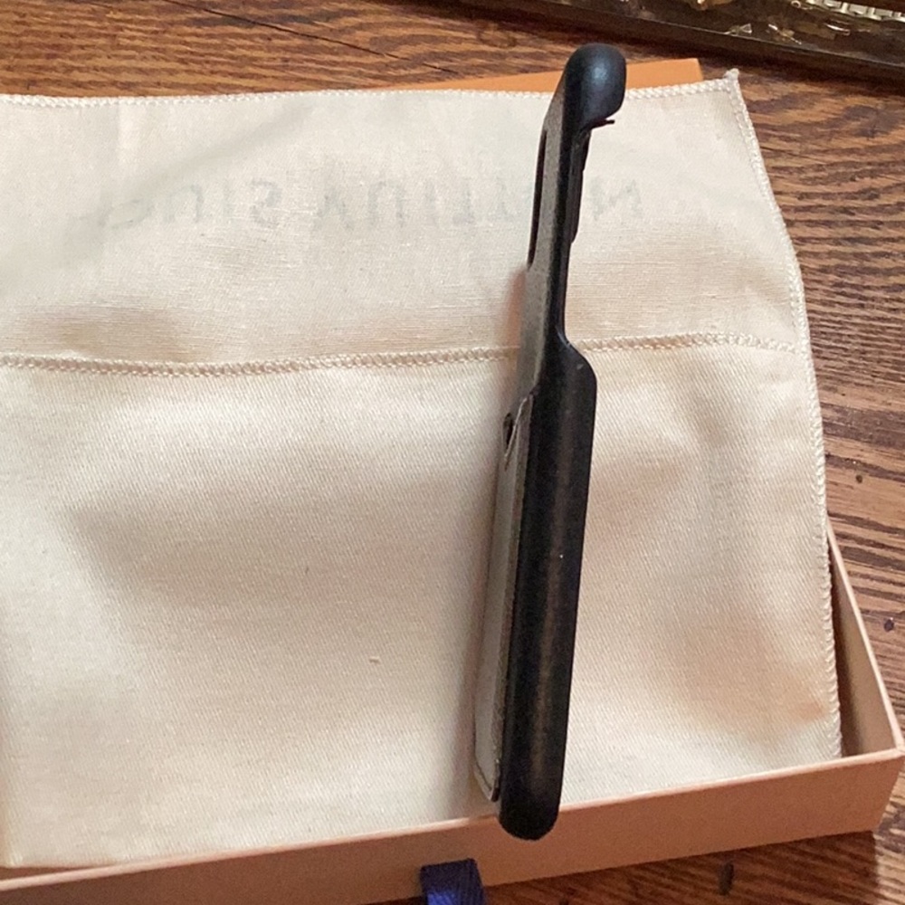 Louis Vuitton iPhone case with sleeper bag and box - Picture 5 of 7